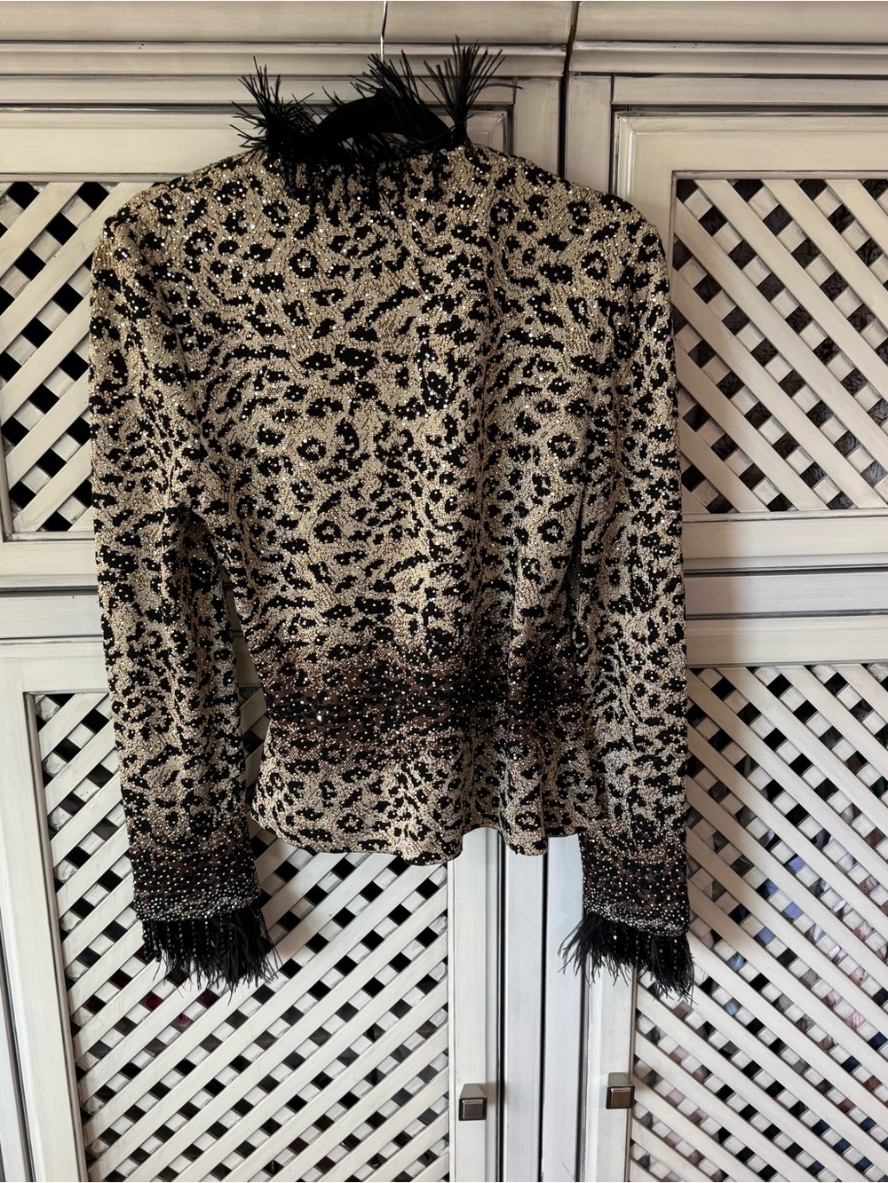 Rare Vintage NWT St. John leopard print studded top with feather beaded trim - Picture 6 of 7